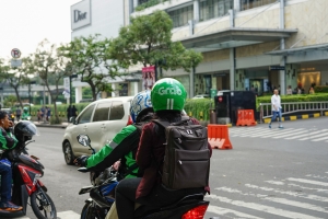 Grab teams up with Japan&#039;s largest bank