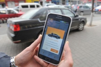 China&#039;s taxi hailing app war switches to premium cars as Didi Kuaidi Dache shove 1 billion RMB of coupons into the market